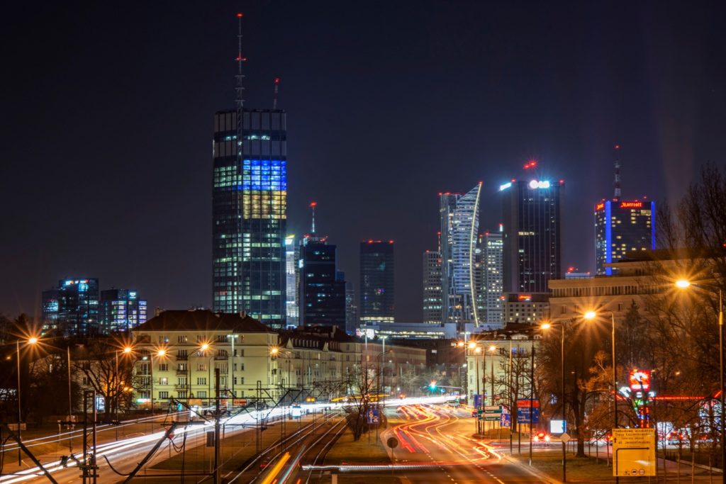 Varso Tower w kolorze Ukrainy