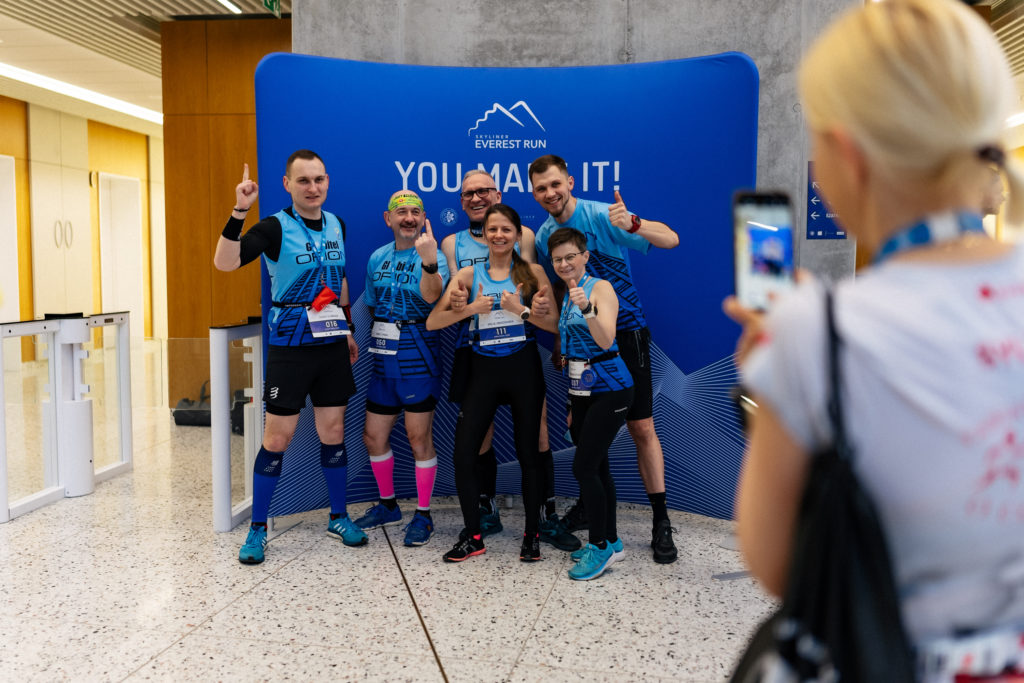 Mount Everest zdobyty!