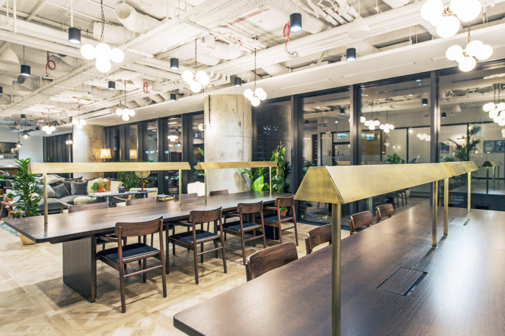 Przestrzeń biurowa typu flex w Skyklinerze