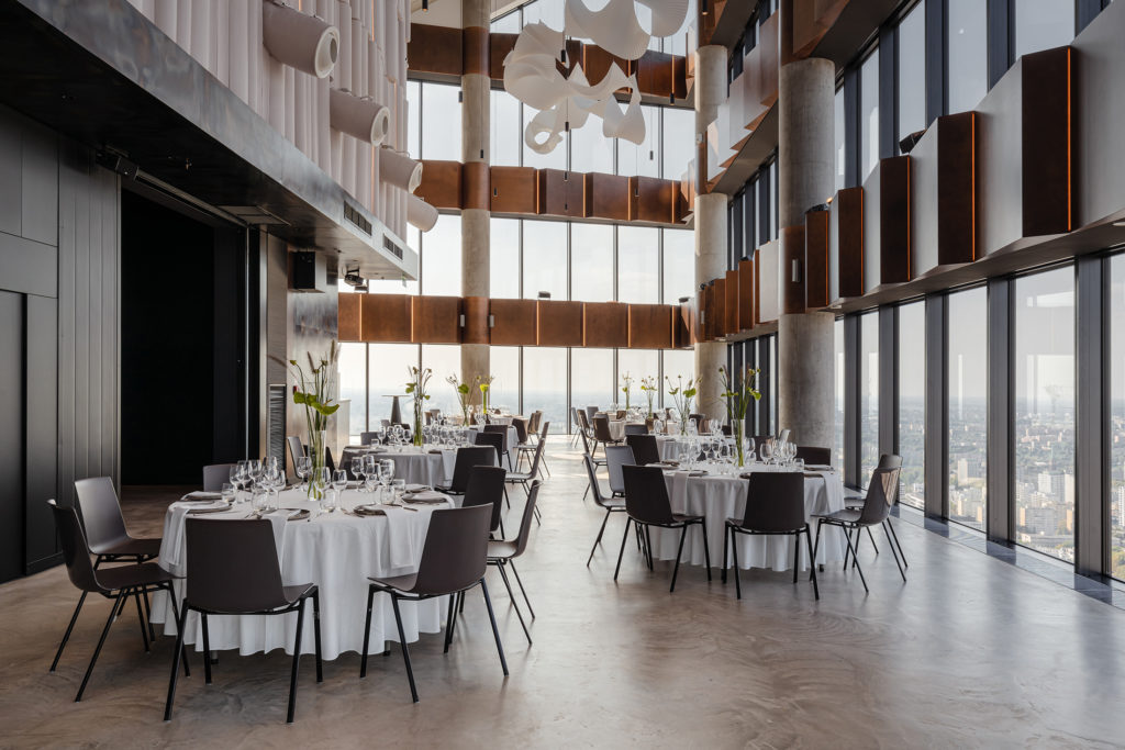 Ostatnie 2 piętra wieżowca Skyliner