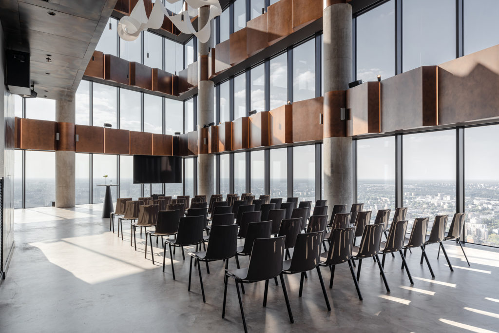 Ostatnie 2 piętra wieżowca Skyliner