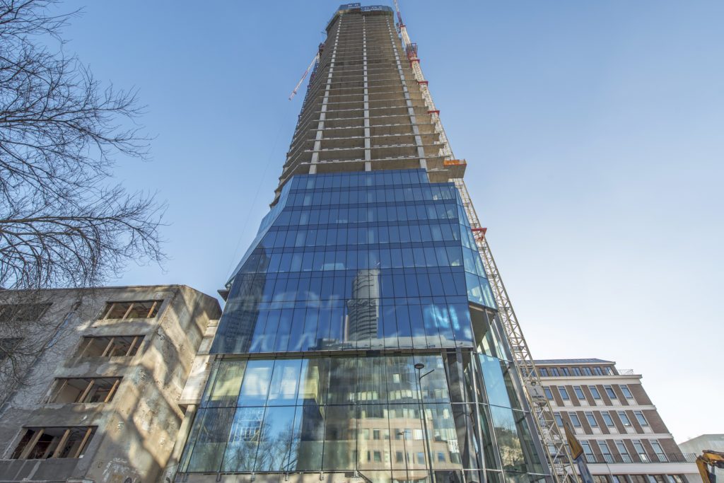 Budowa The Bridge: wieżowiec osiągnął 40 pięter i 160 m wysokości