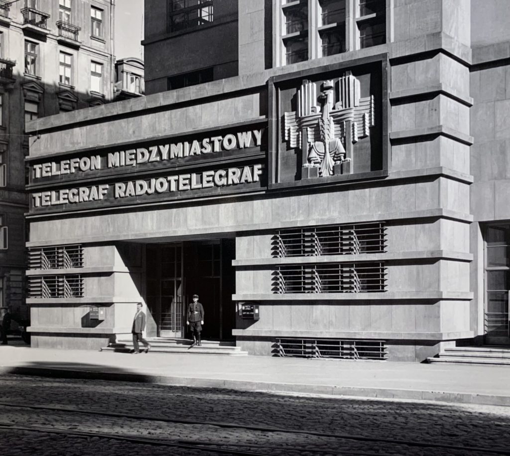 Gmach Urzędu Telekomunikacyjnego i Telegraficznego przy ul. Nowogrodzkiej 45 w Warszawie, 1934. Autor: Czesław Olszewski, w zbiorach IS PAN