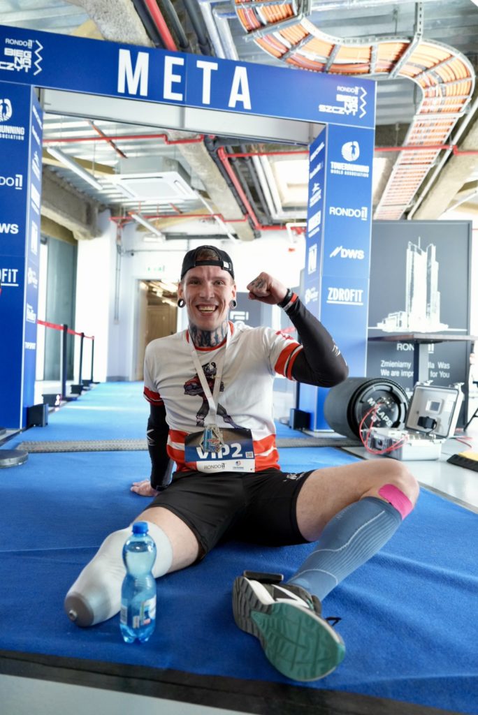 XIII Bieg na Szczyt Rondo 1. Wai Ching Soh, Tea Faber i podopieczni SOS Wioski Dziecięcej w Kraśniku zwycięzcami 