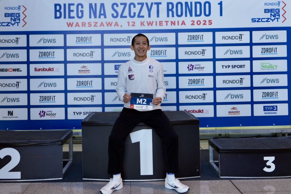 XIII Bieg na Szczyt Rondo 1. Wai Ching Soh, Tea Faber i podopieczni SOS Wioski Dziecięcej w Kraśniku zwycięzcami 