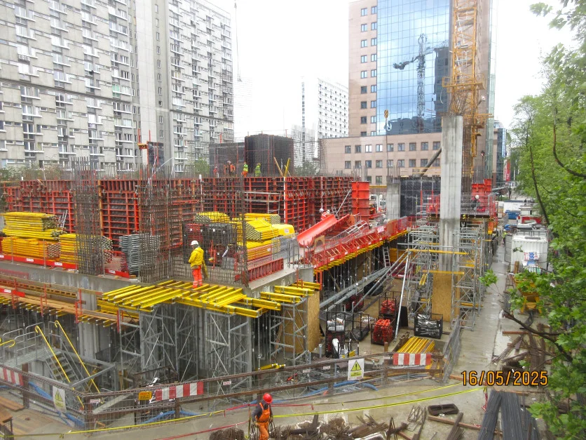 Upper One. Kolejny wieżowiec rośnie w Warszawie