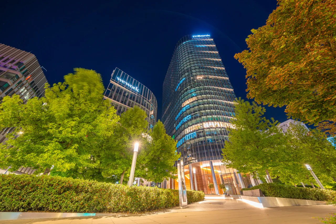 Mennica Towers – nowy rozdział w historii biurowej ikony warszawskiej Woli